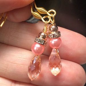 💕cute handmade Swarovski earrings-nickel free gold plate -hooks